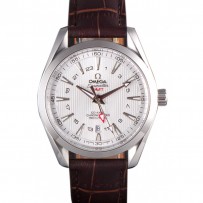 Omega Seamaster lunetta argento con quadrante bianco e cinturino in pelle marrone 621573